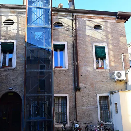 Guesthost - Mansarda San Vitale Charming Apartment Ravenna